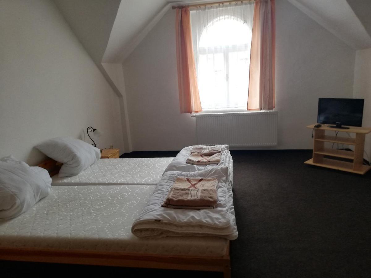 Penzion Pancéř Vejprty Extérieur photo